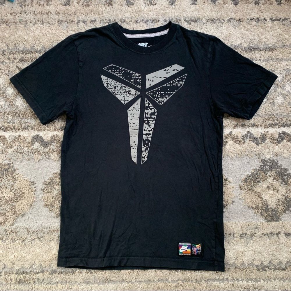 Nike Black Reflective Kobe Short Sleeve Shirt Small